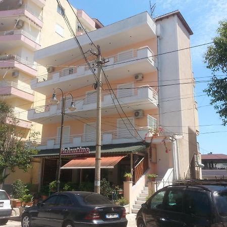 Christos Apartments Sarandë Esterno foto