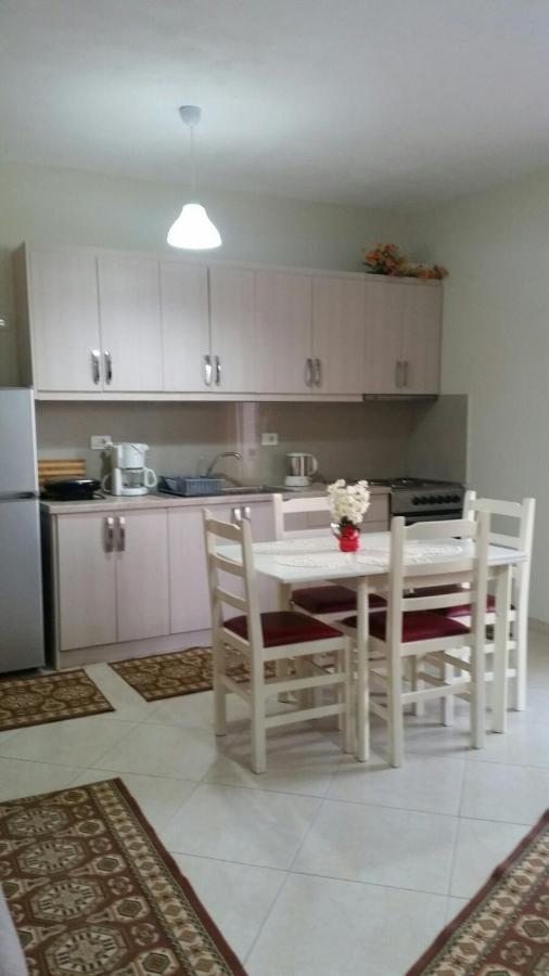 Christos Apartments Sarandë Esterno foto