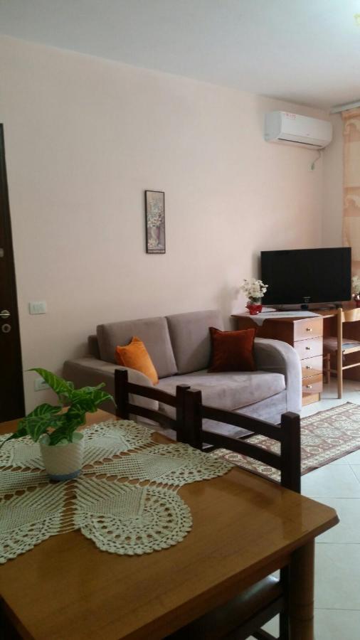 Christos Apartments Sarandë Esterno foto