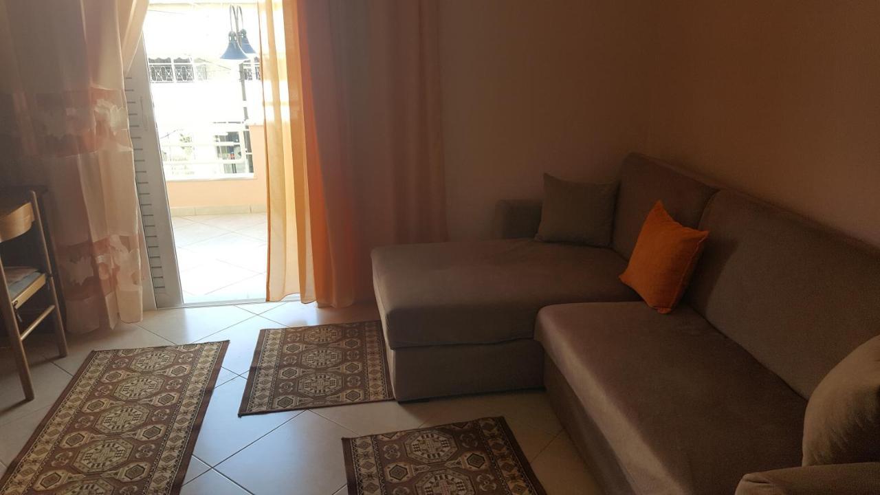 Christos Apartments Sarandë Esterno foto