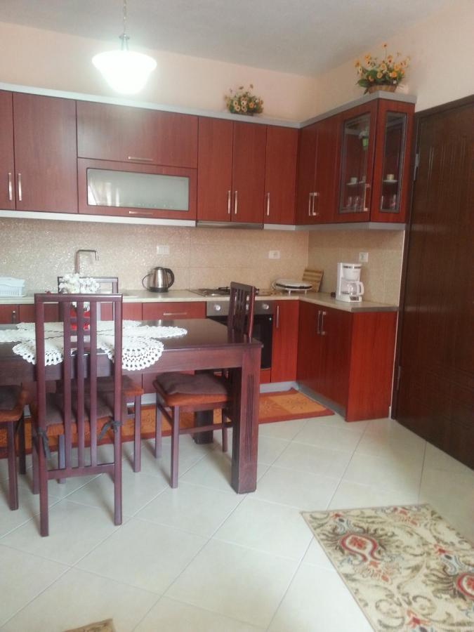 Christos Apartments Sarandë Esterno foto