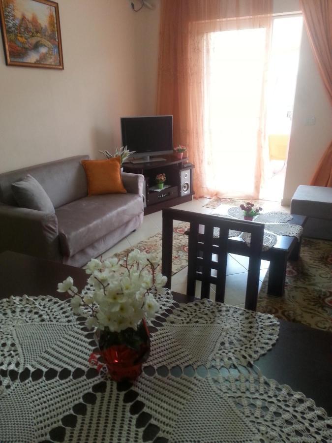 Christos Apartments Sarandë Esterno foto