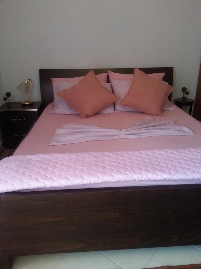 Christos Apartments Sarandë Esterno foto