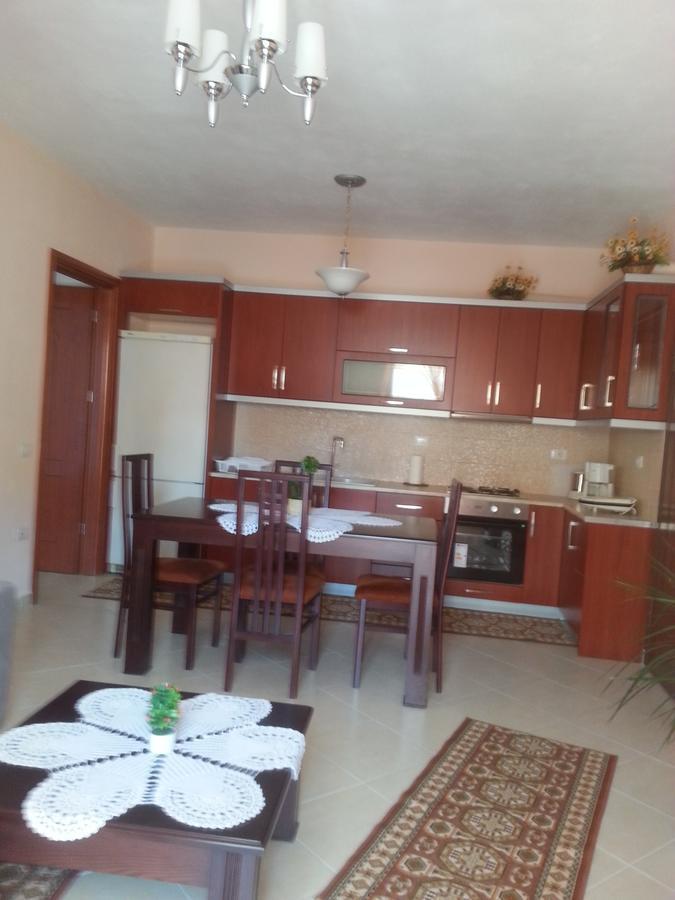Christos Apartments Sarandë Esterno foto